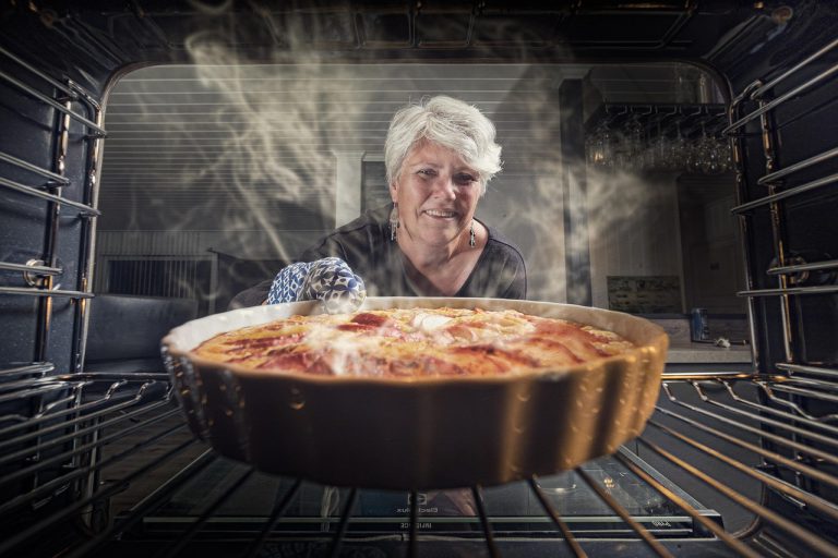 woman, apple pie, pastries