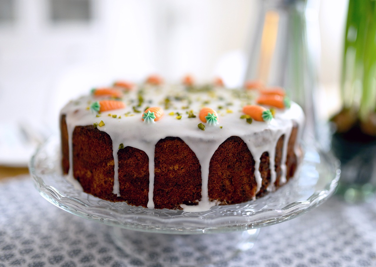 cake, carrot cake, cake stand