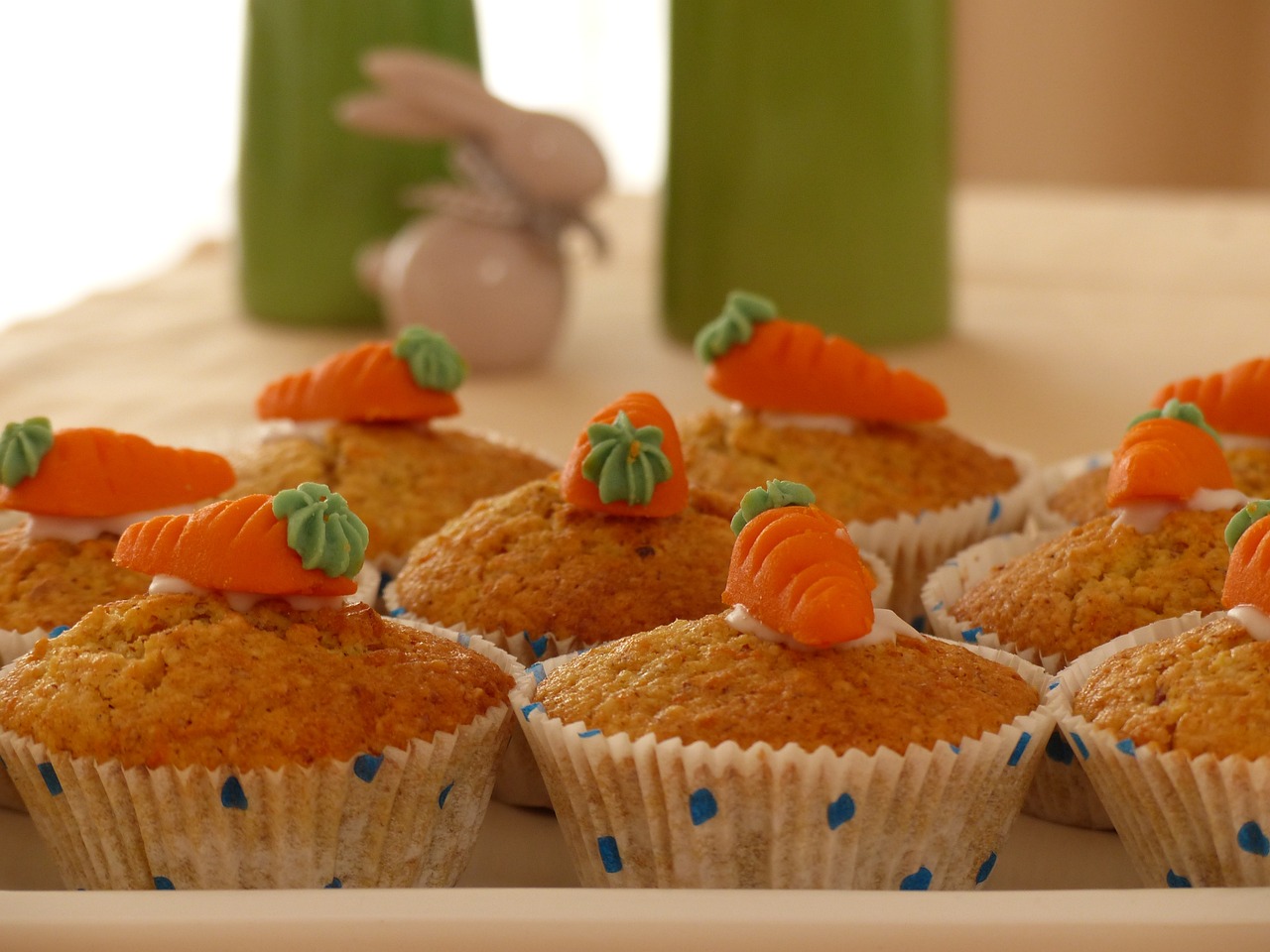 carrot cake, cakes, muffins