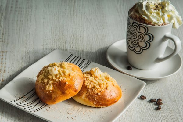 breakfast, bun, coffee