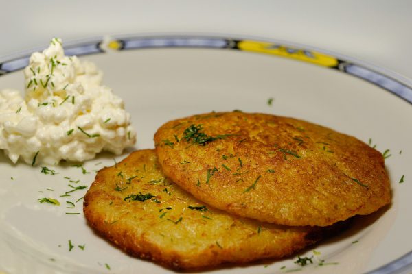 potato pancakes, latkes, fried