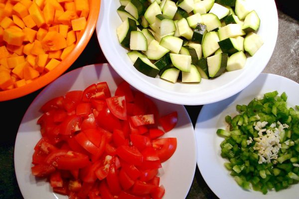 salad, tomatoes, zucchini