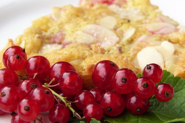 currants, cakes, almond tiles