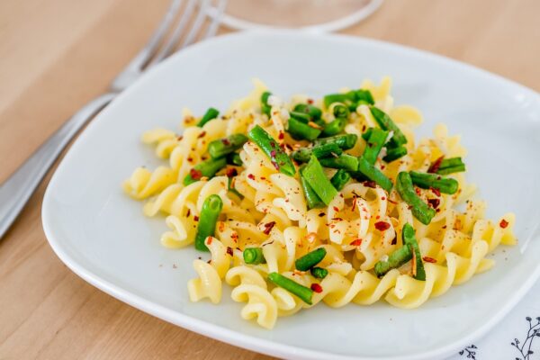 pasta, string beans, chili