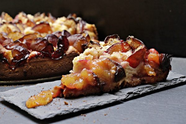 plum cake, plums, streusel cake