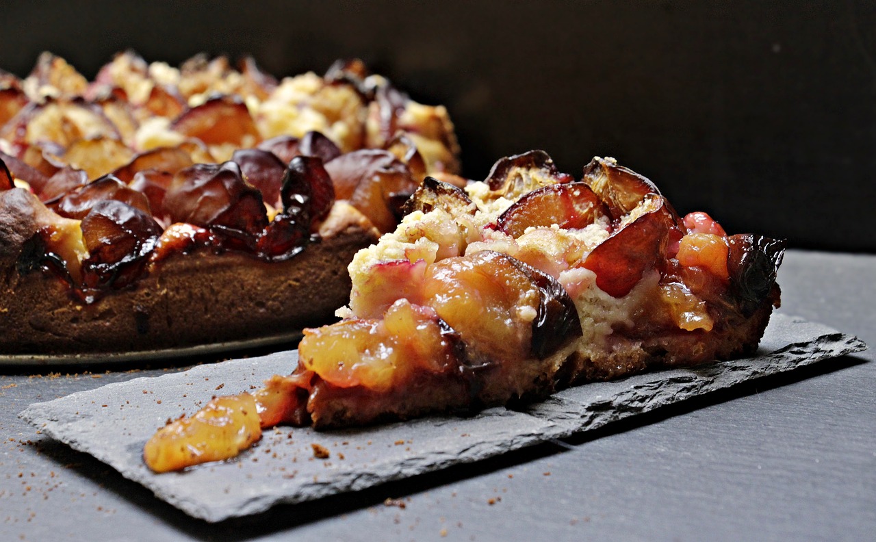 plum cake, plums, streusel cake