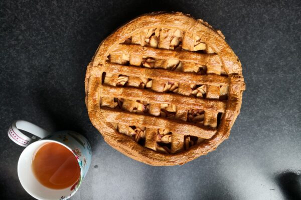 apple pie, tea, dessert